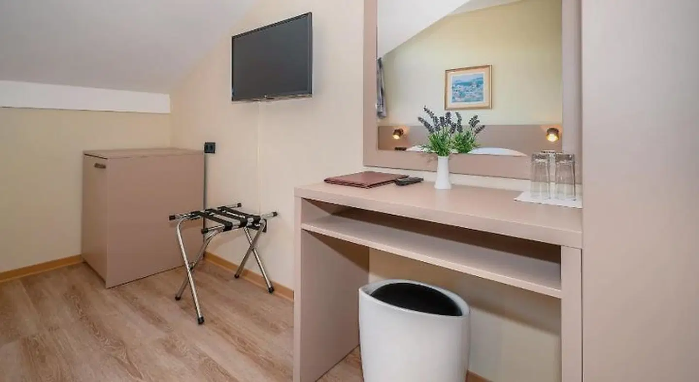 Hotel Dobrovit ROOM_EXAMPLE