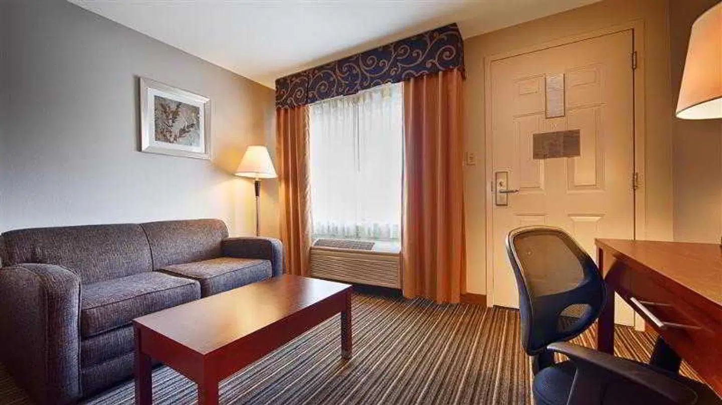 Quality Inn Airport I-240 ROOM_EXAMPLE
