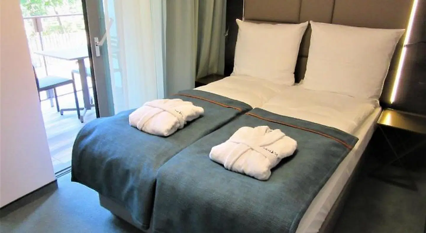 Armada Holiday House HEALTH_BEAUTY