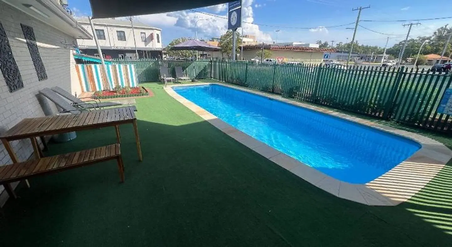 Adelong Motel OUTDOOR_POOL