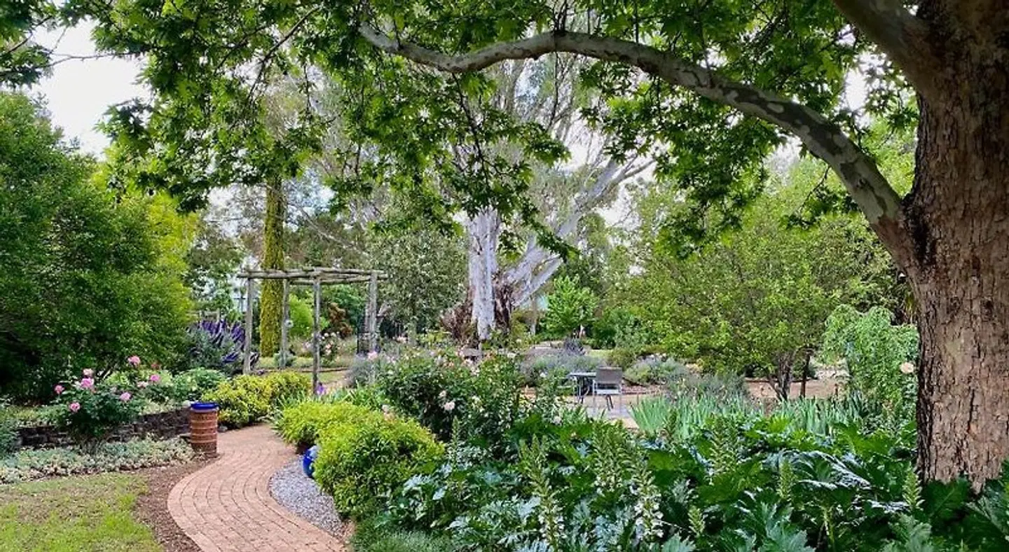 The Retreat at Froog Moore Park Garten