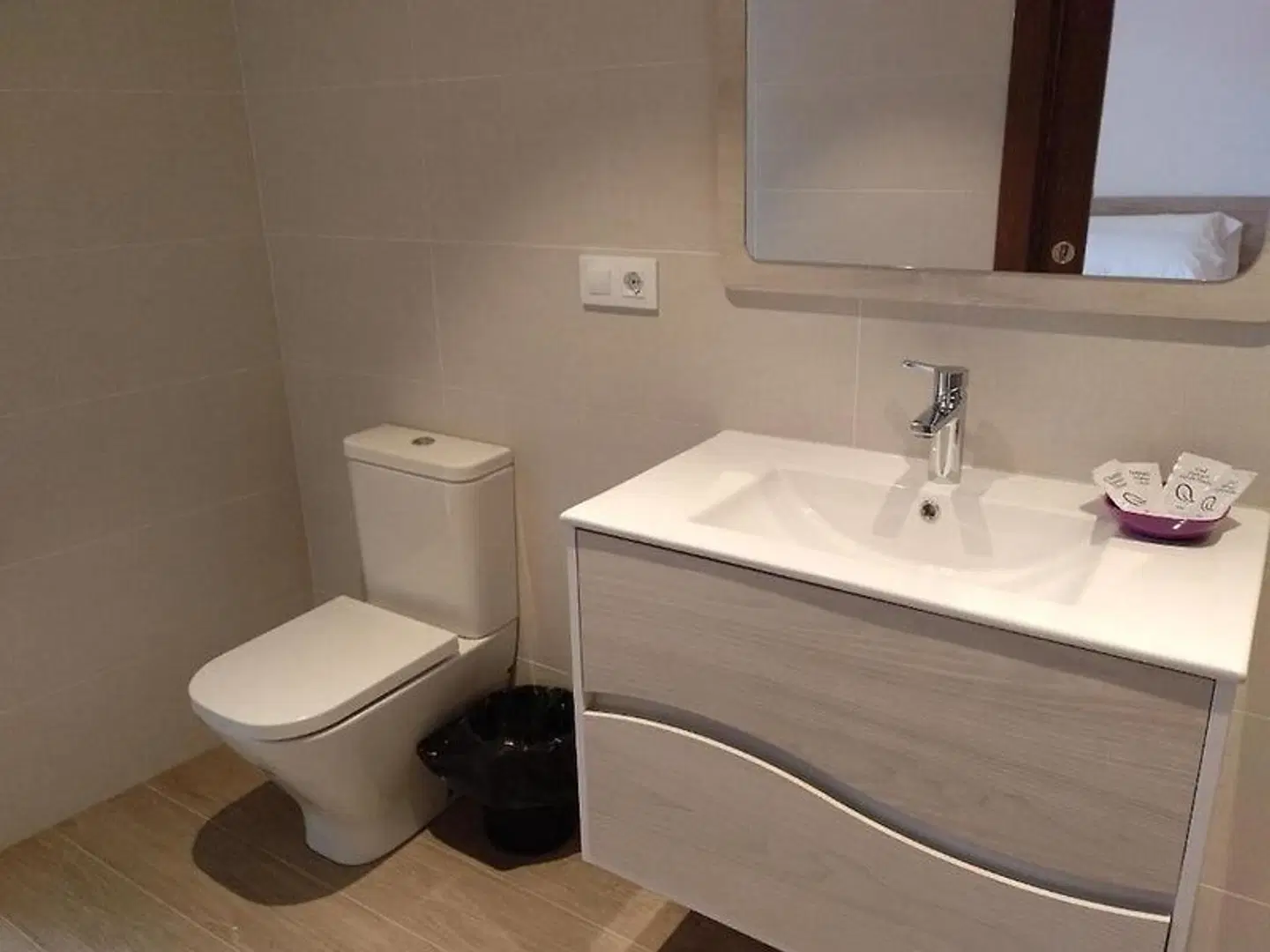 Hotel Entrerailes Badezimmer