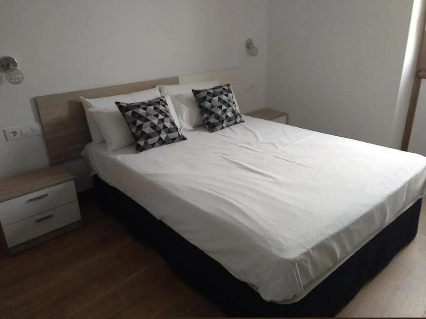 Hotel Entrerailes ROOM_EXAMPLE