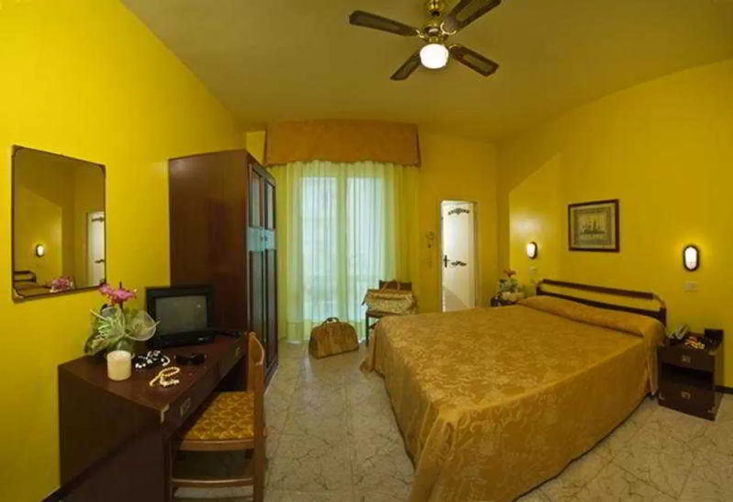 Maremonti ROOM_EXAMPLE