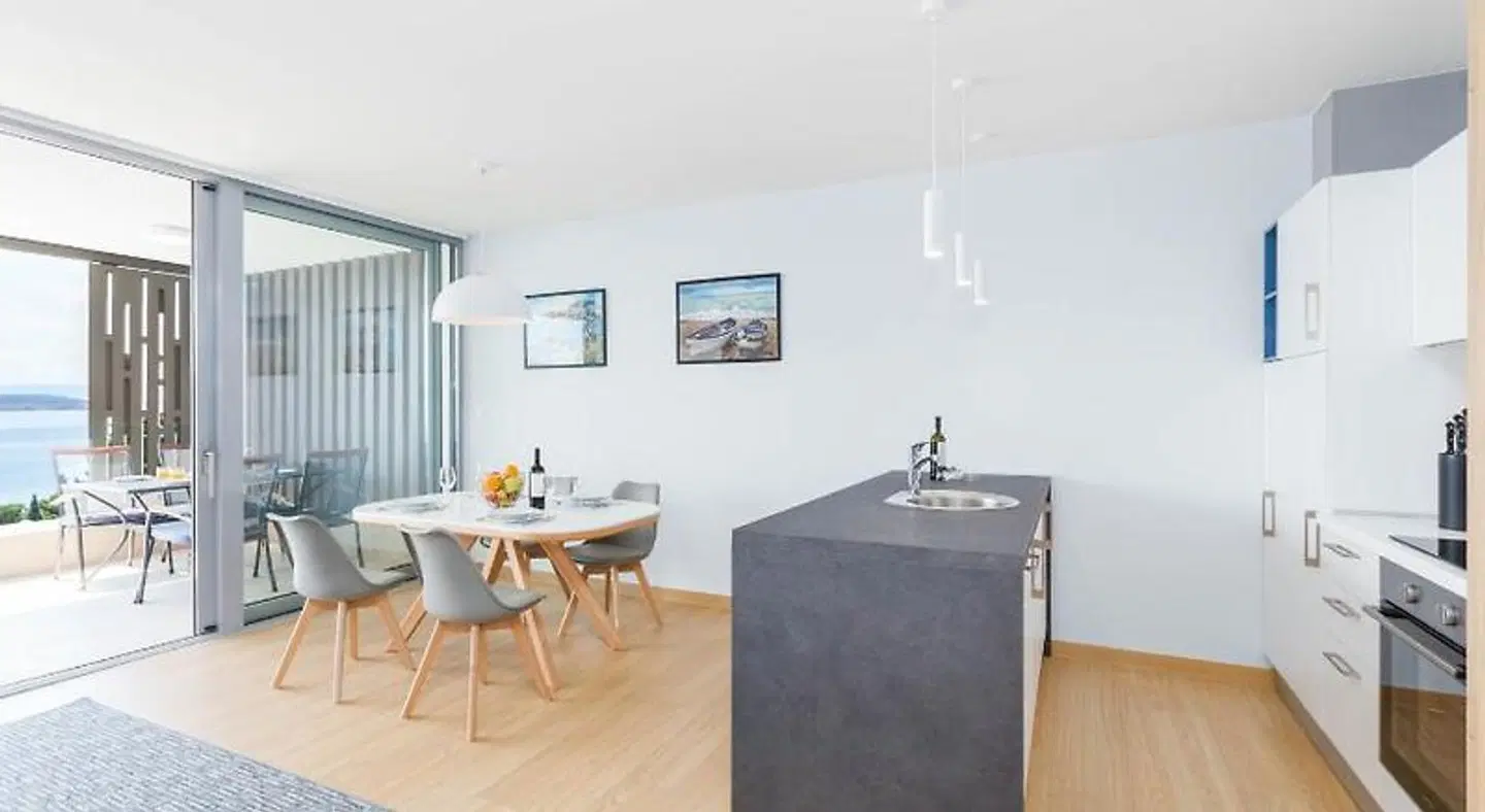 Abalone Apartments ROOM_EXAMPLE