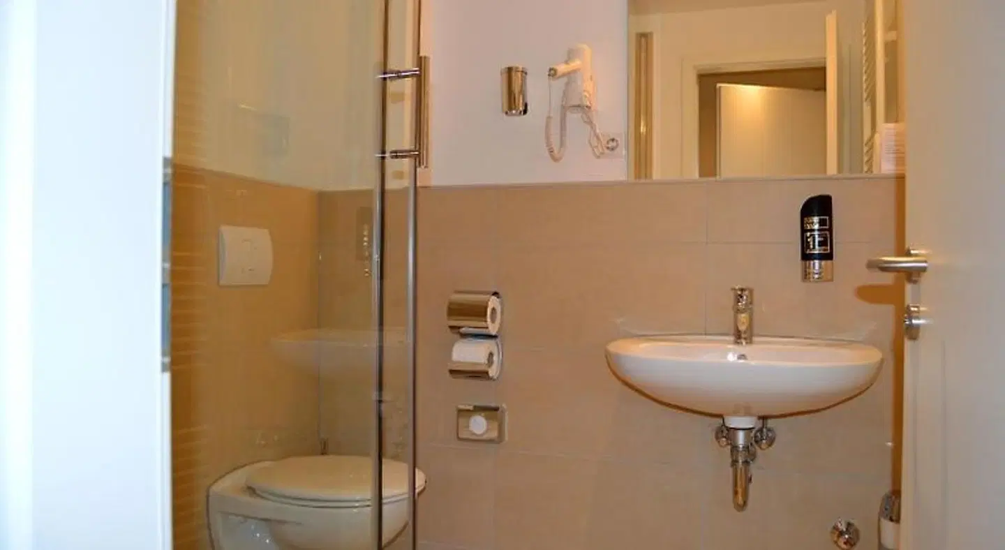 Hotel Jeta Badezimmer
