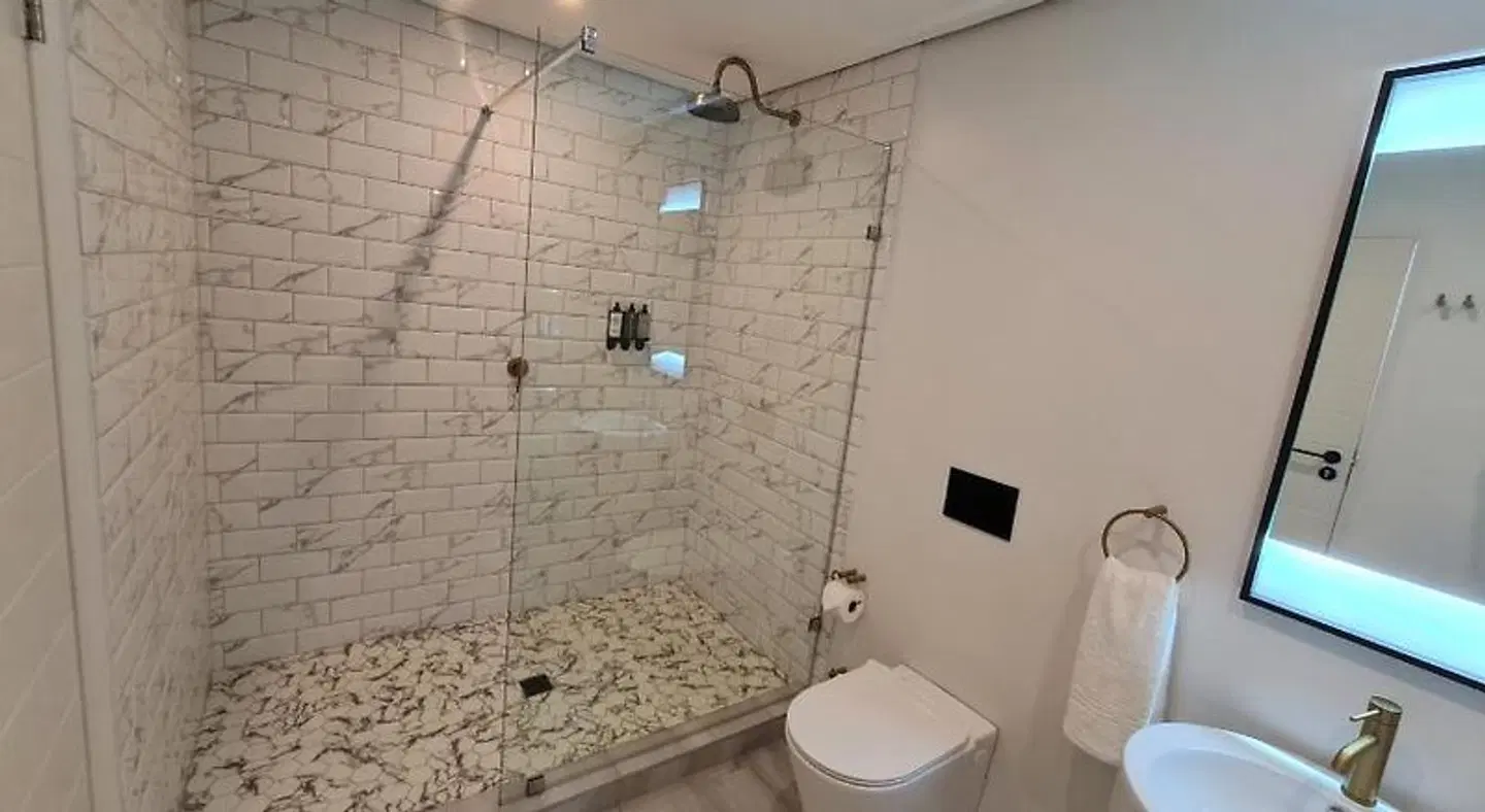 MINT Hotel 84 On Katherine Badezimmer