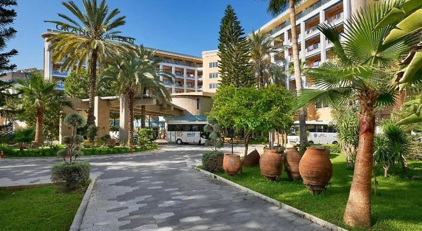 Grand Kaptan EXTERIOR