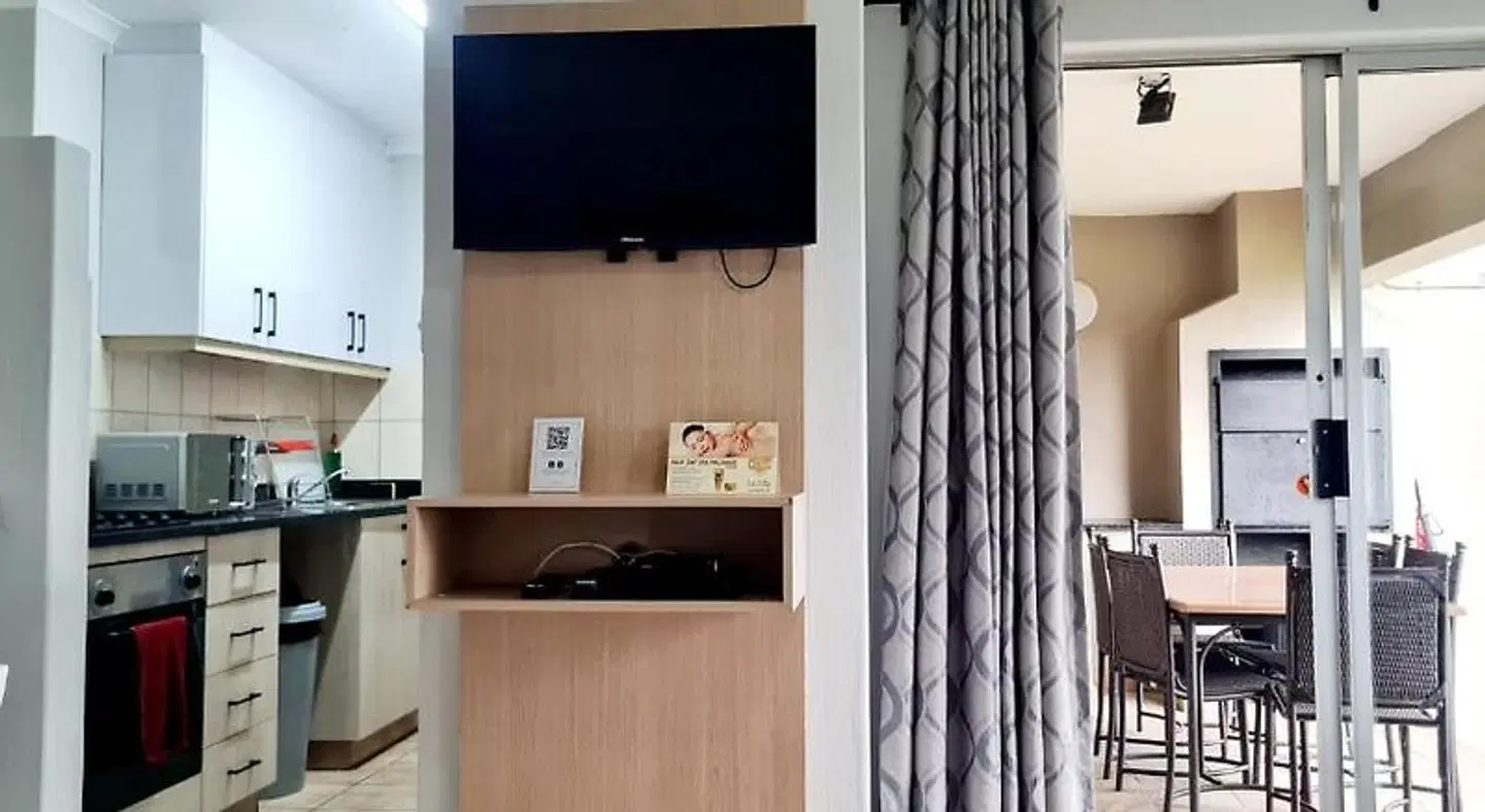 Chaka's Rock Chalets ROOM_EXAMPLE