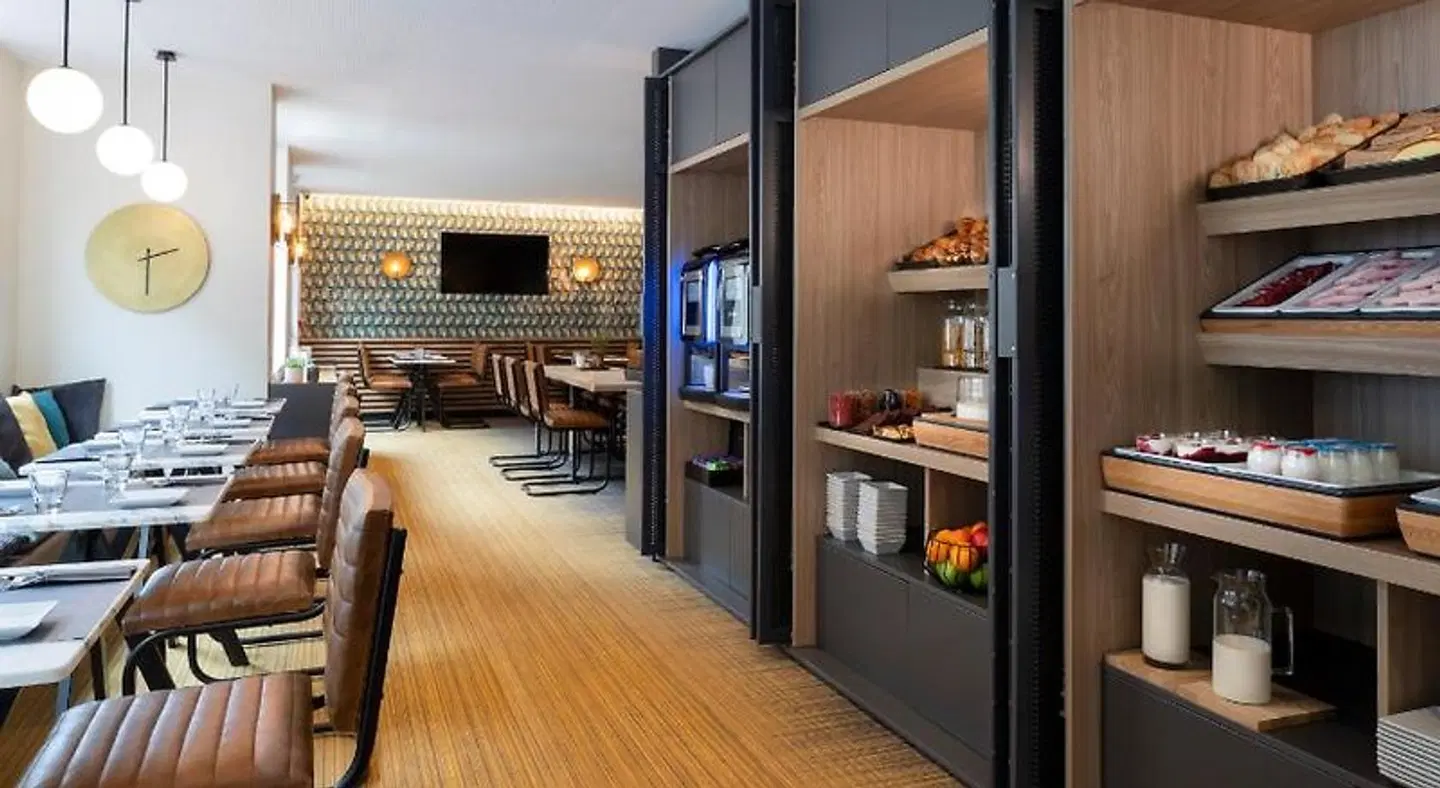 37 Lodge La Défense Courbevoie Bar