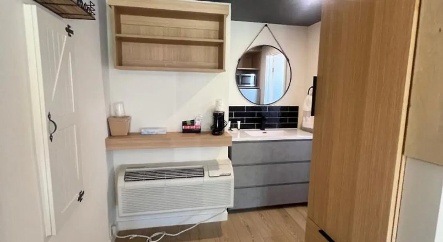 Lamp Liter Inn ROOM_EXAMPLE