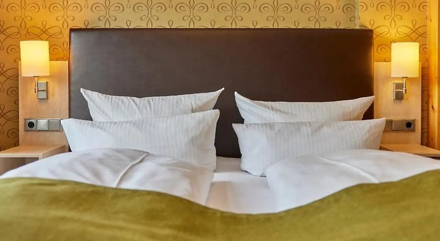 Hotel-Weinhaus-Mayer ROOM_EXAMPLE