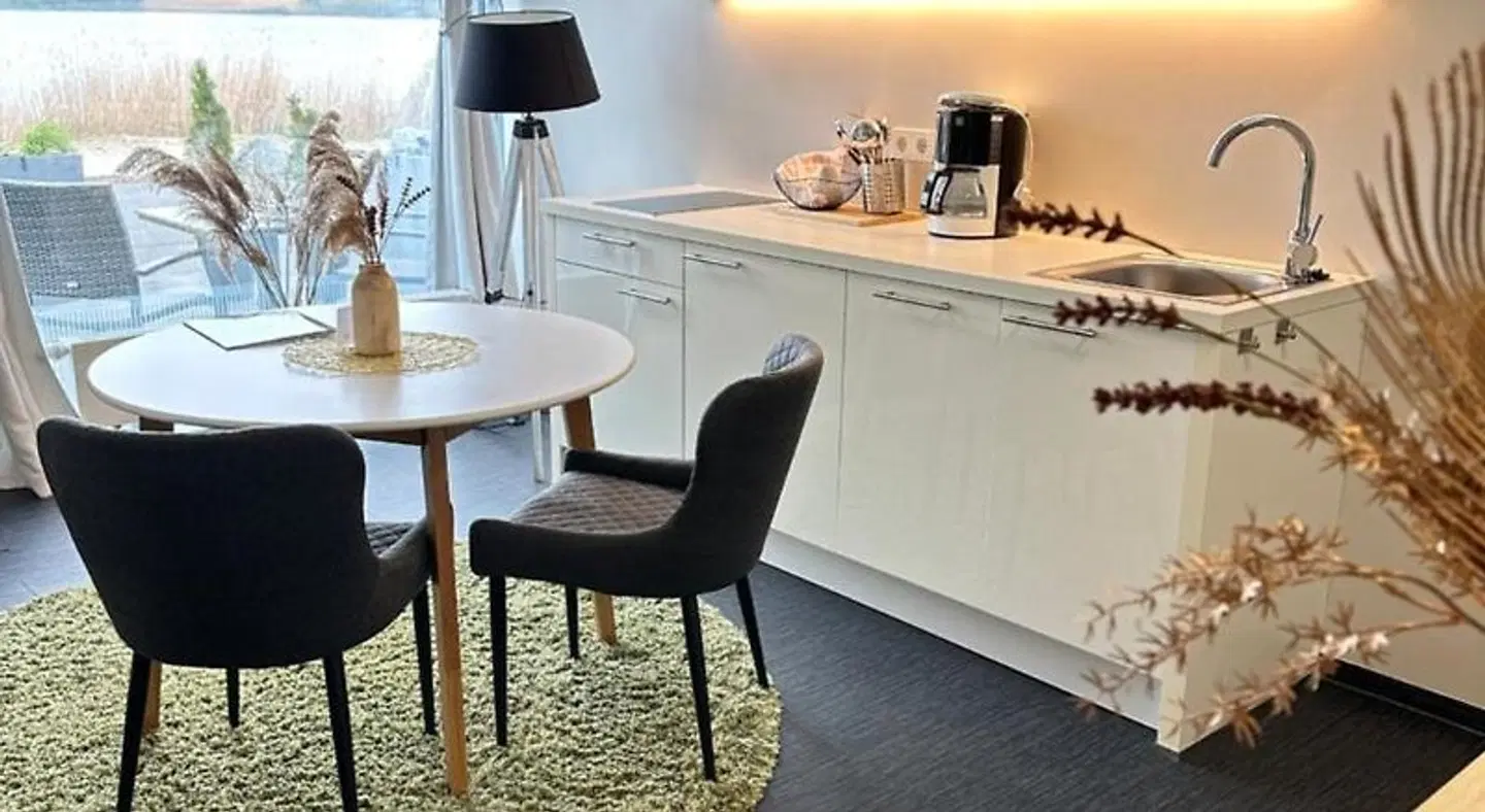 Open-Water-Resort Bar