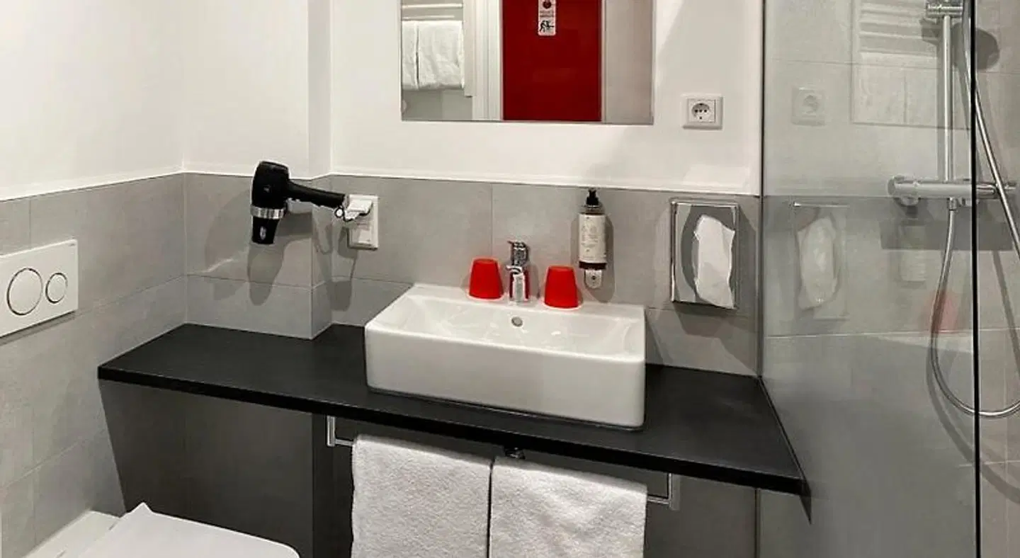 Dormero Hotel Darmstadt Badezimmer