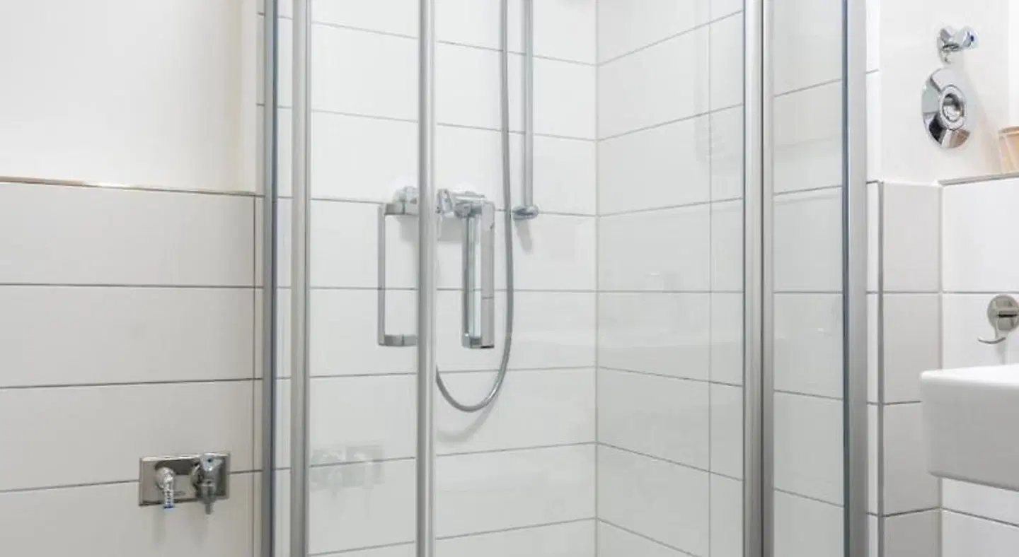 Limehome Dresden Wallstraße Badezimmer