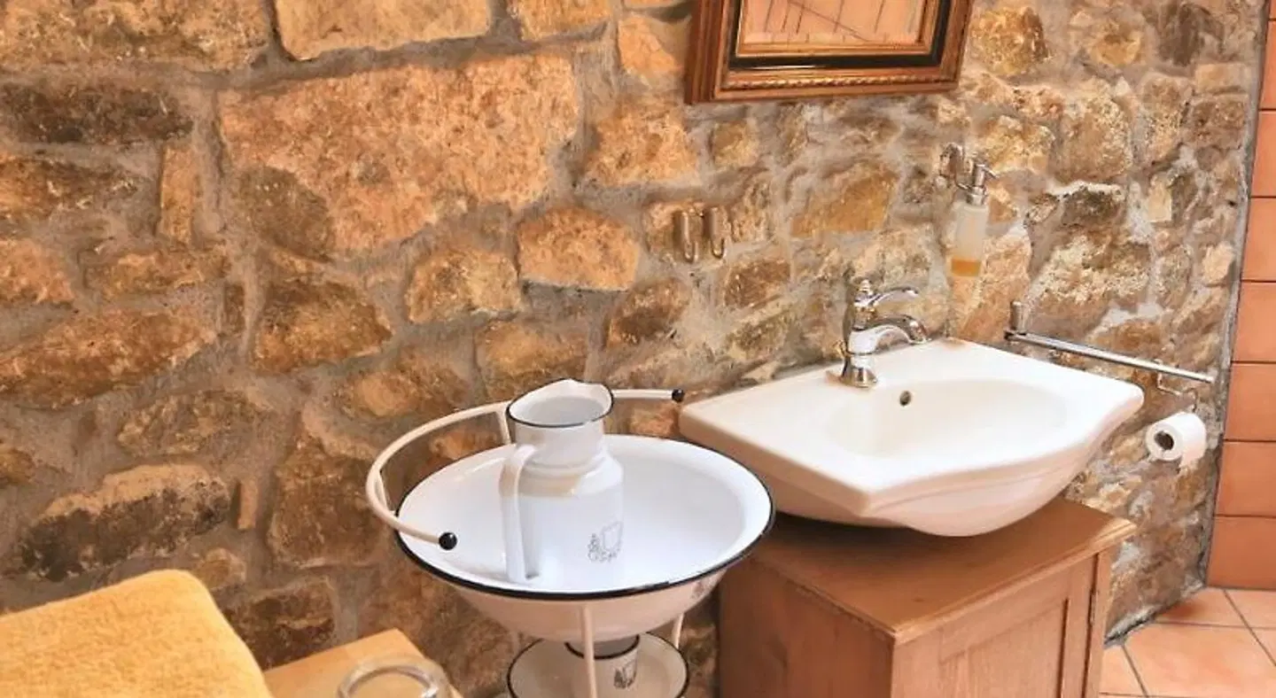 Eventhof und Gästehaus Weingewölbe Badezimmer