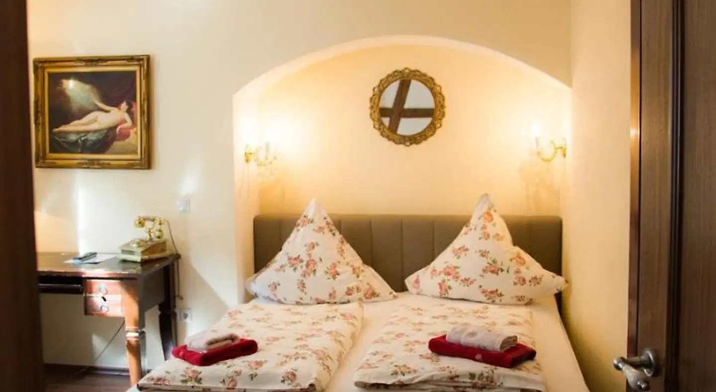 Kleine Villa Rose HEALTH_BEAUTY