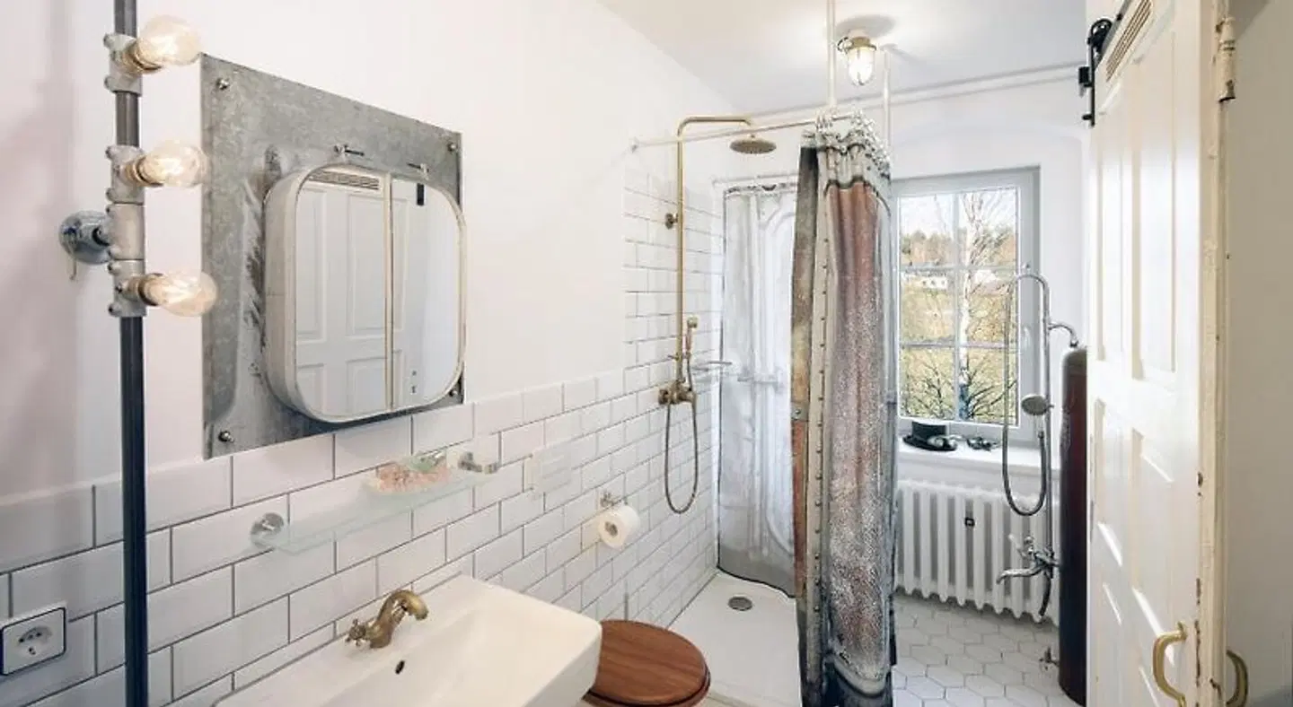 Weltraumbahnhof Rautenkranz - Steampunk Hotel Badezimmer