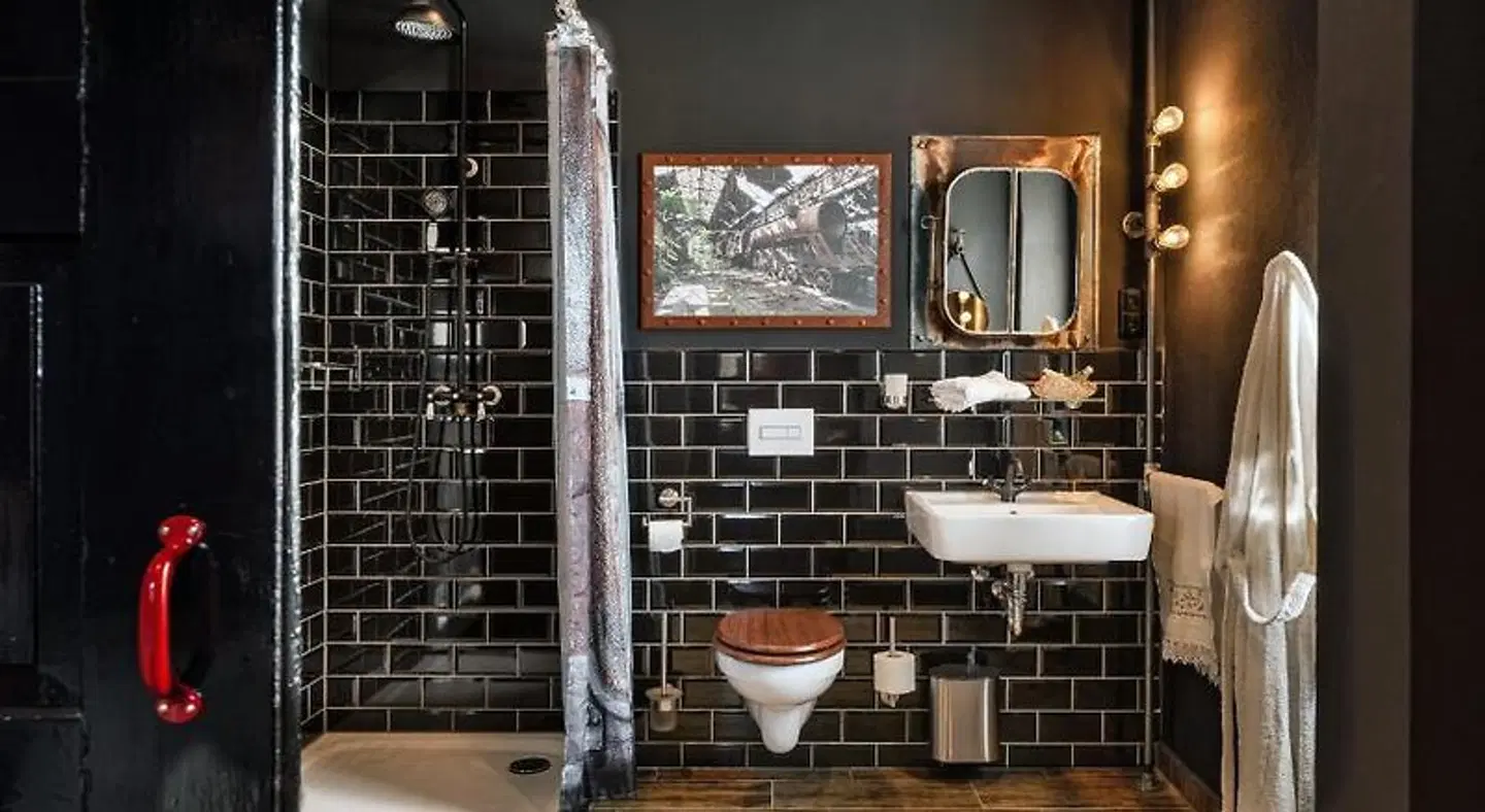 Weltraumbahnhof Rautenkranz - Steampunk Hotel Badezimmer