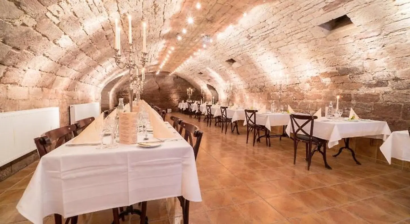 Naumburger Wein & Sekt Manufaktur - Pension 1824 Restaurant