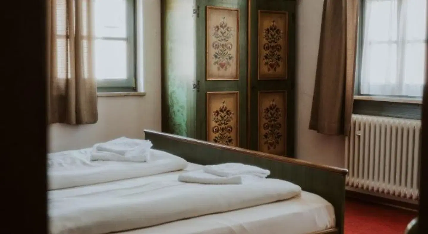 Krone-Post ROOM_EXAMPLE