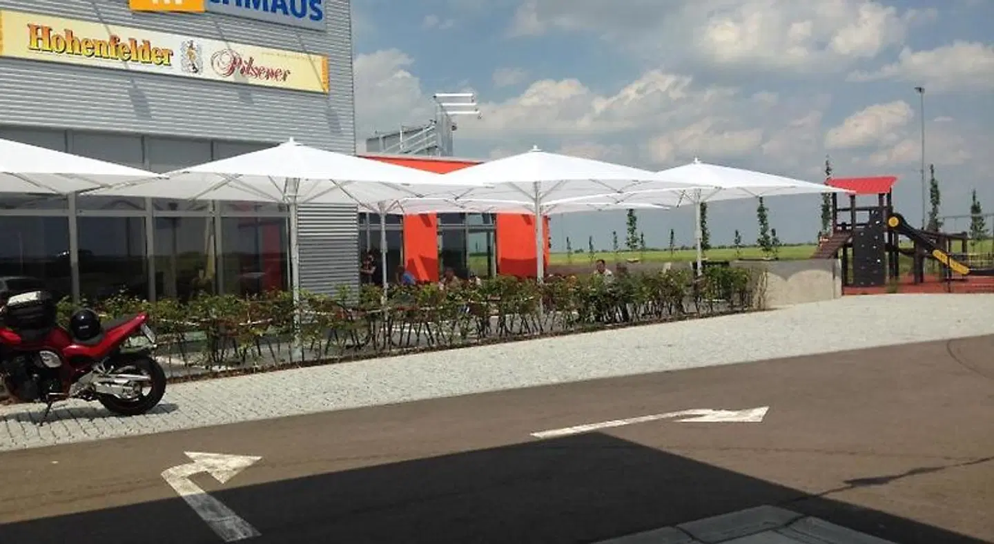 Autohof Bitterfeld Terrasse