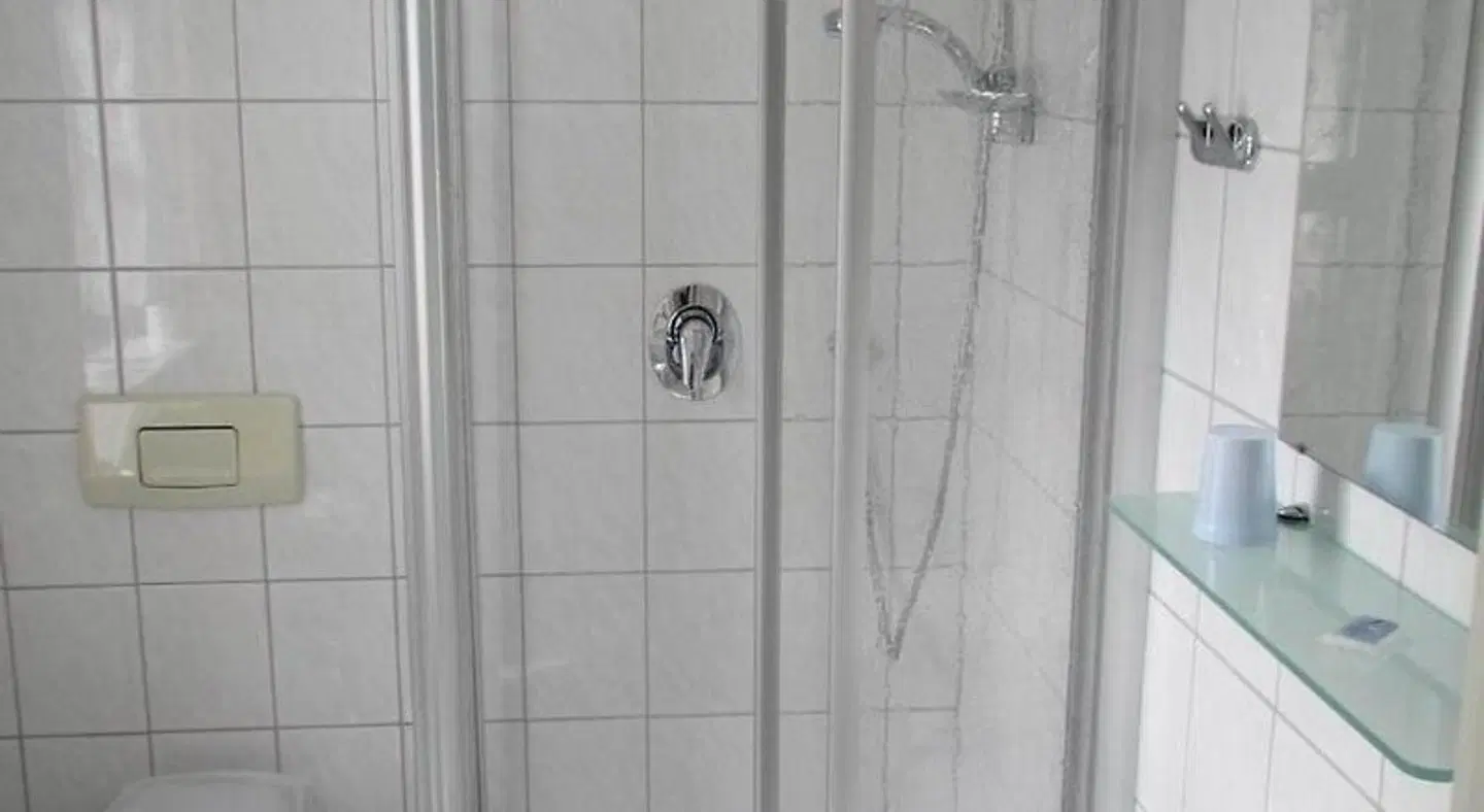 Hotel Pension Am Kurzentrum Badezimmer