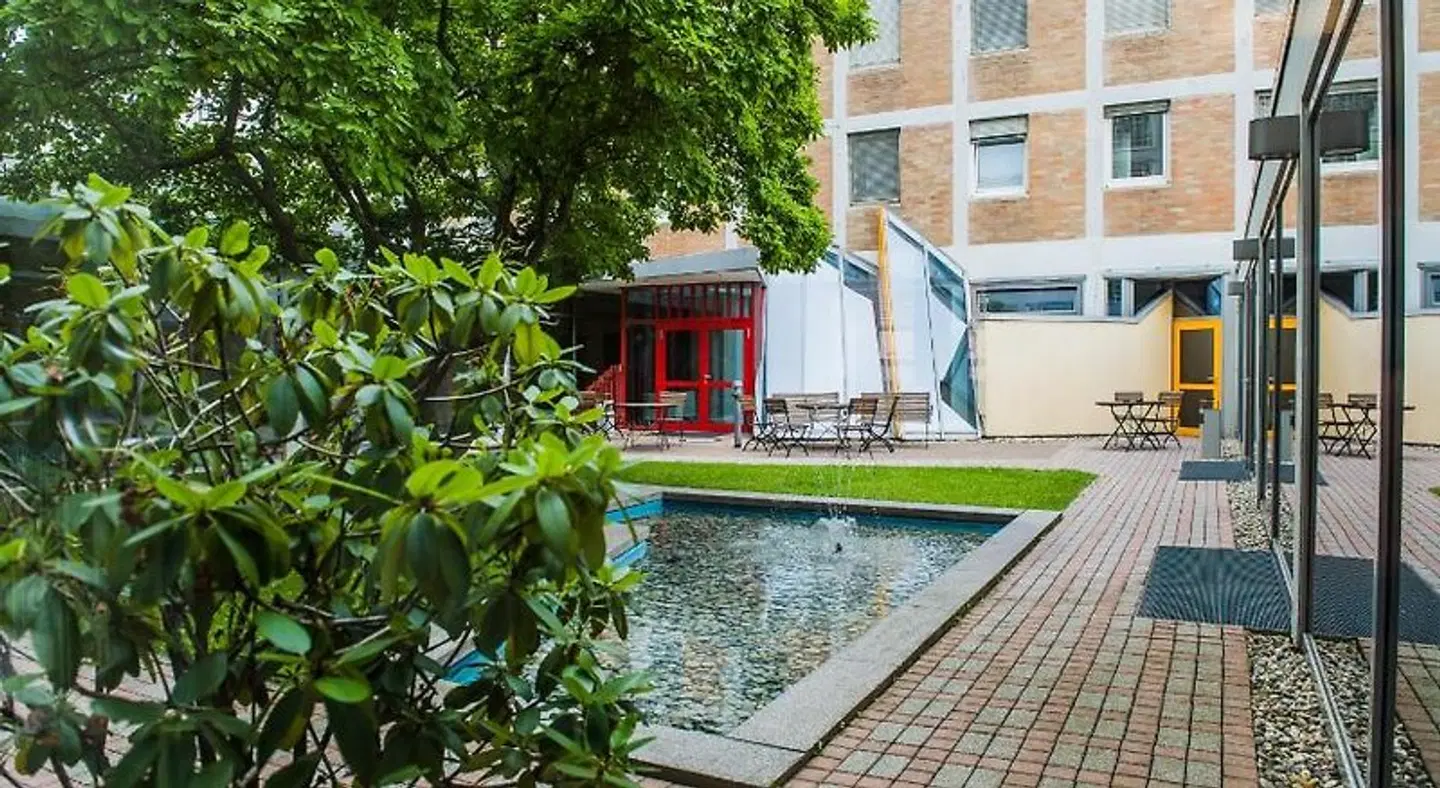 hoffmanns hofe EXTERIOR