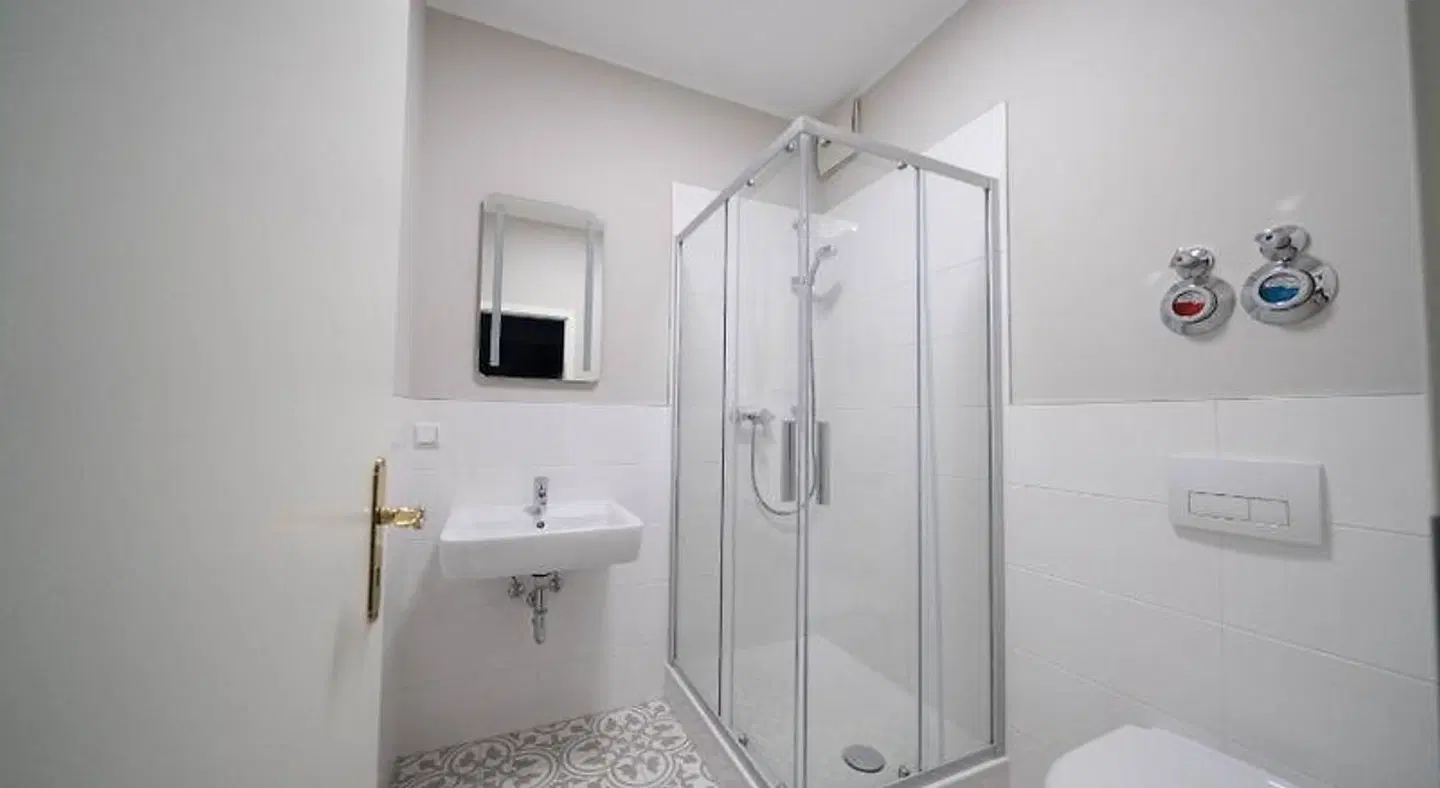 Aparthotel Villa Elon Badezimmer