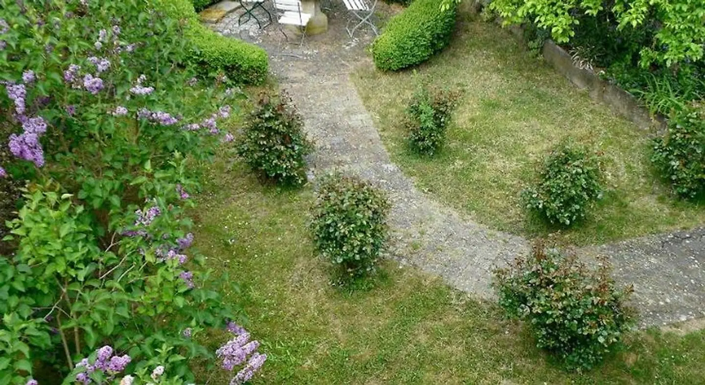 Landhotel Schwarzes Ross mit Zehntscheune Steinsfeld Garten