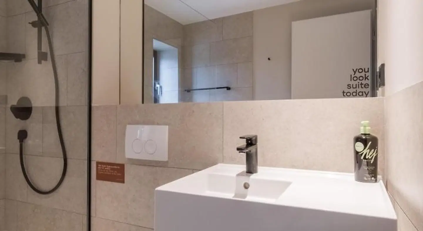 Limehome Saarbrücken Berliner Promenade Badezimmer