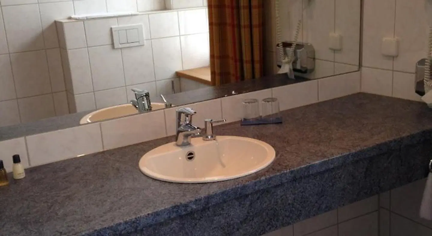 Zur Post Badezimmer