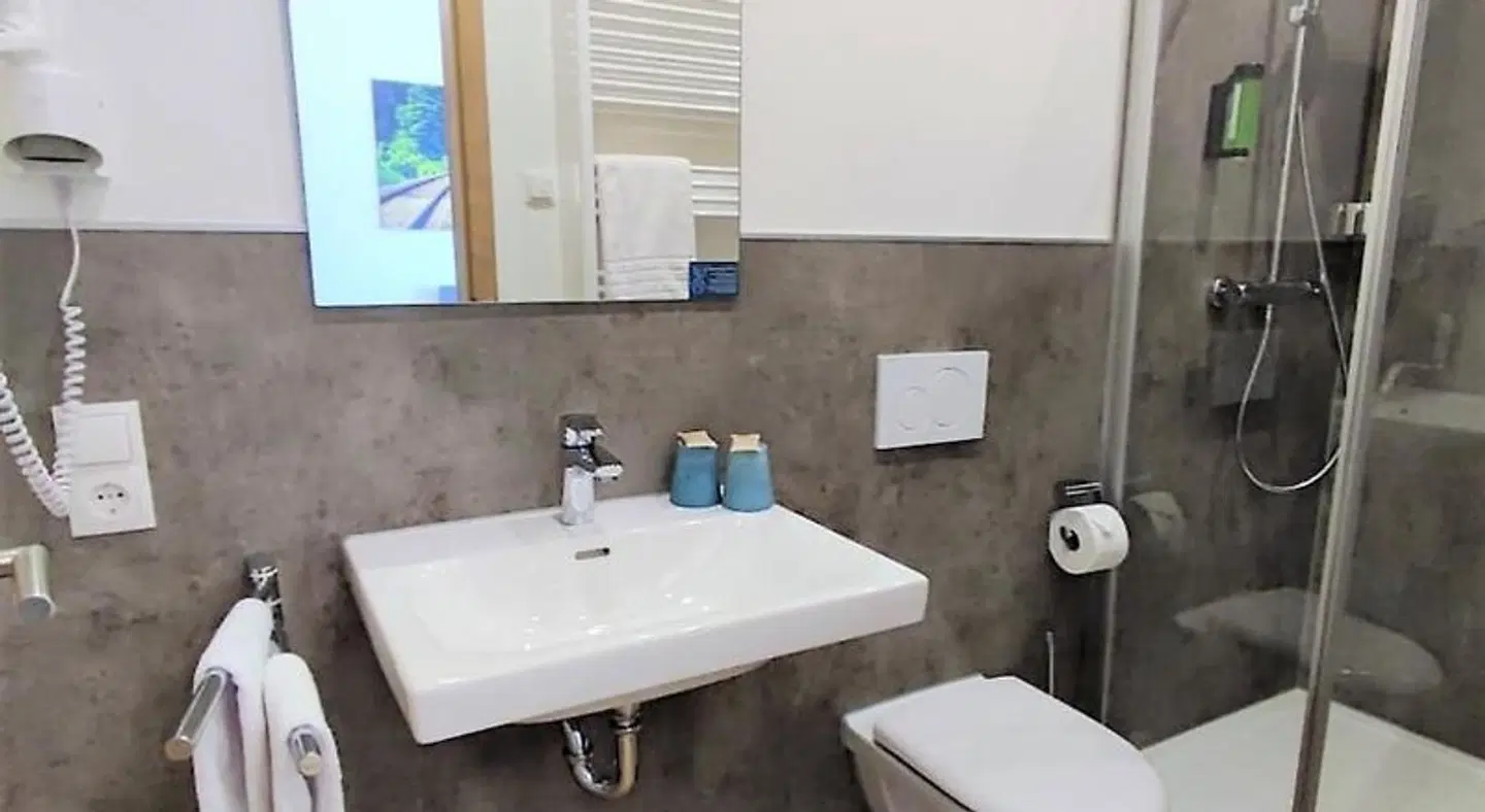 Hotel Am Gleis 1 Badezimmer