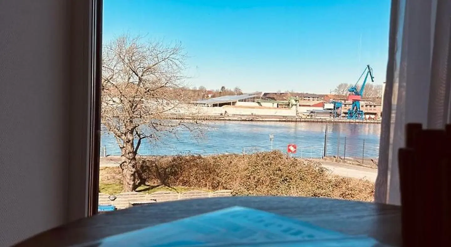 Kanal-Haus "Das Gästehaus direkt am NOK" Strand