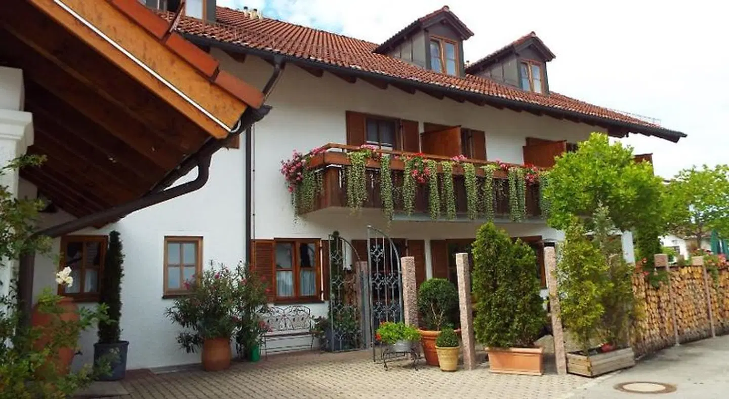 Hotel Isartaler Hof EXTERIOR