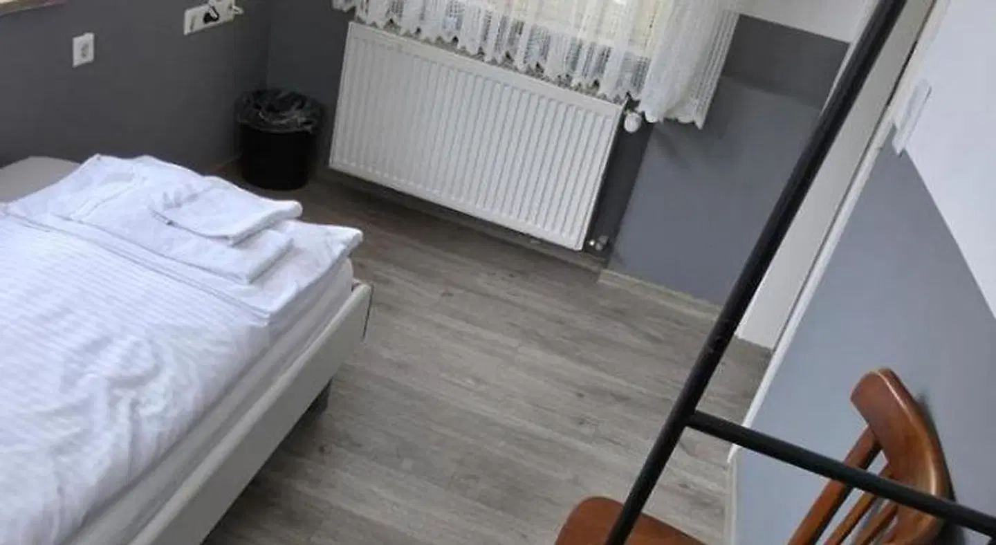 Safak Airport 33 Stuttgart-Messe ROOM_EXAMPLE