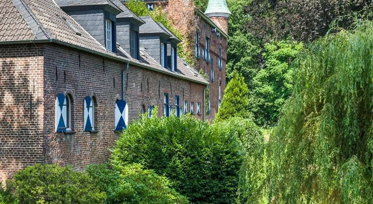 Hotel Schloss Walbeck EXTERIOR