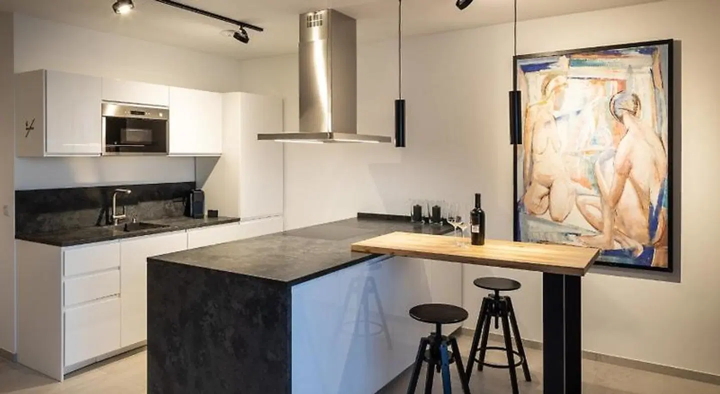 Home & Work Apartments ROOM_EXAMPLE