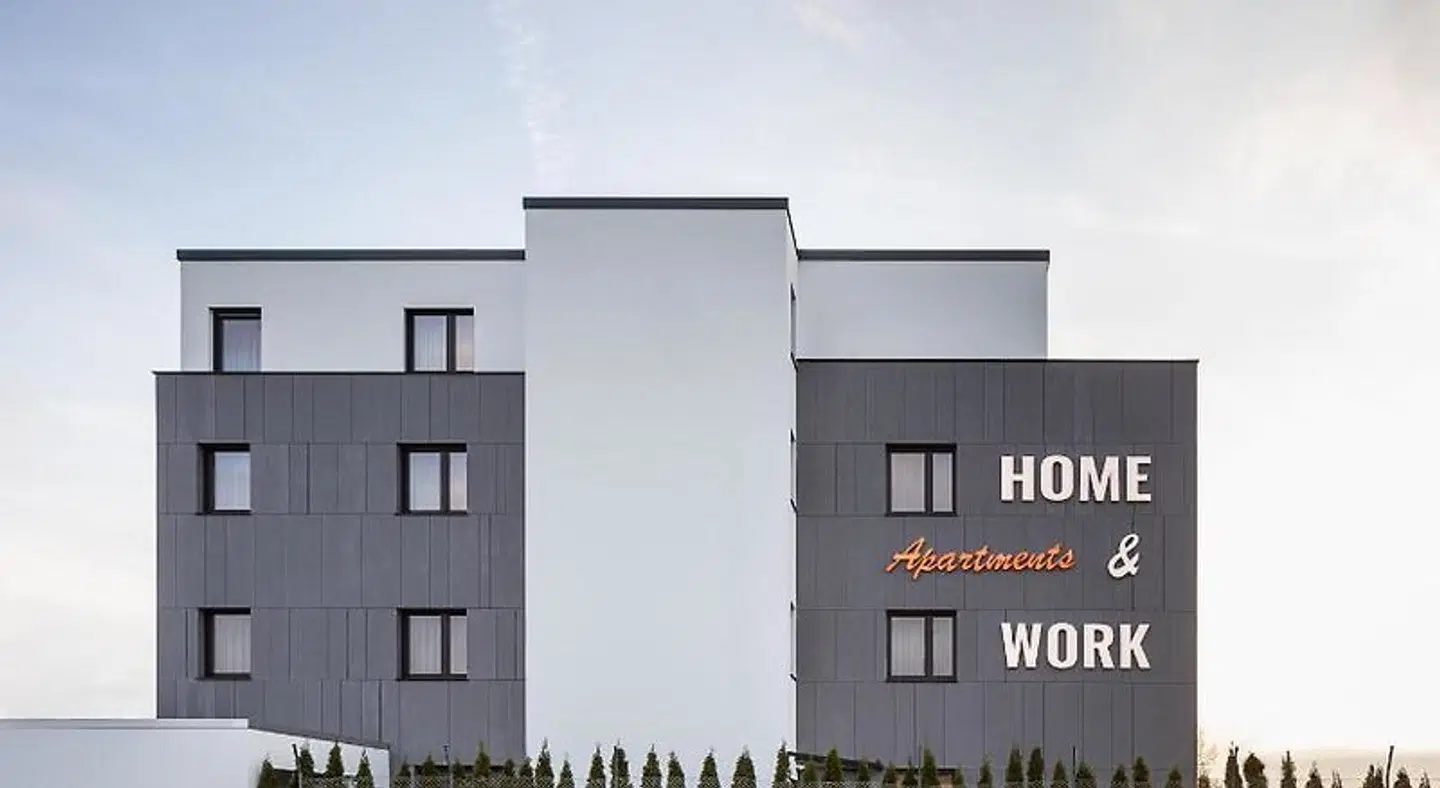 Home & Work Apartments EXTERIOR