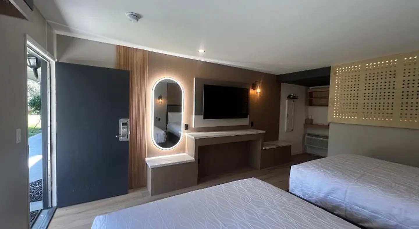 Lamp Liter Inn ROOM_EXAMPLE