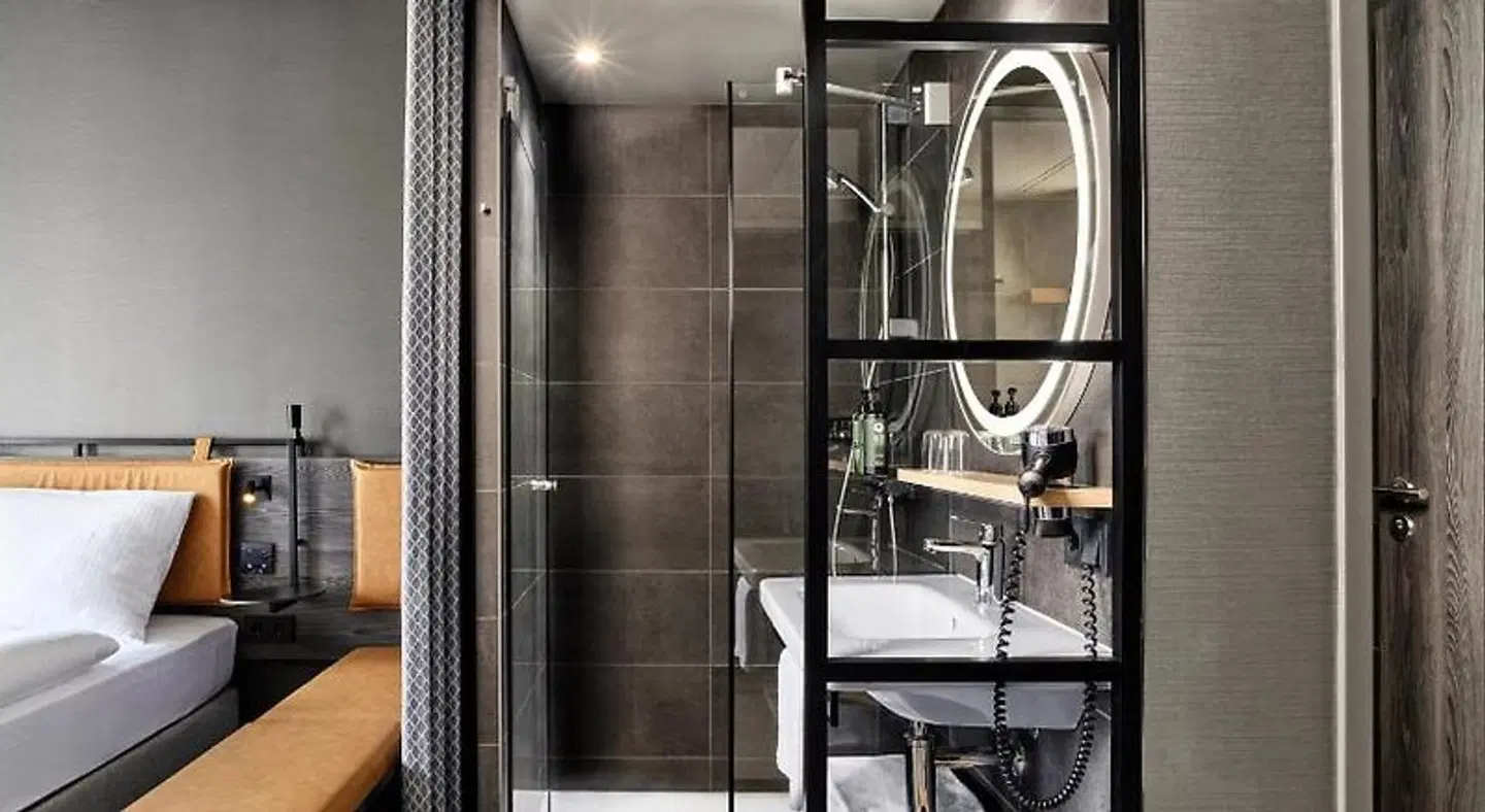 H2 Hotel Saarbrücken Badezimmer