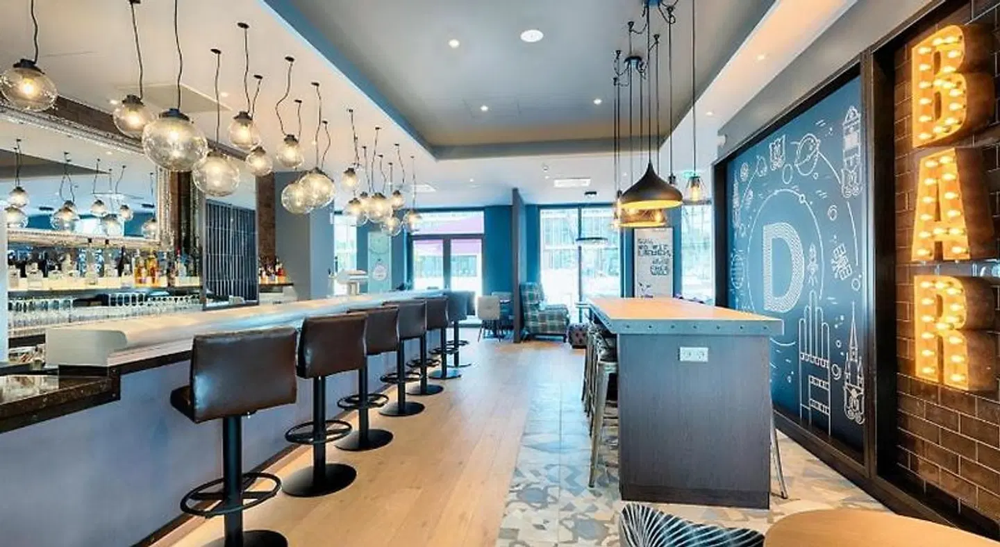 Premier Inn Darmstadt City Centre Bar