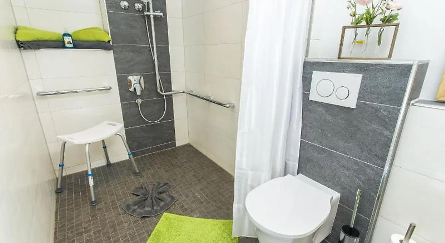 ALP-CHALET Ferienwohnungen Kleinwalsertal Badezimmer