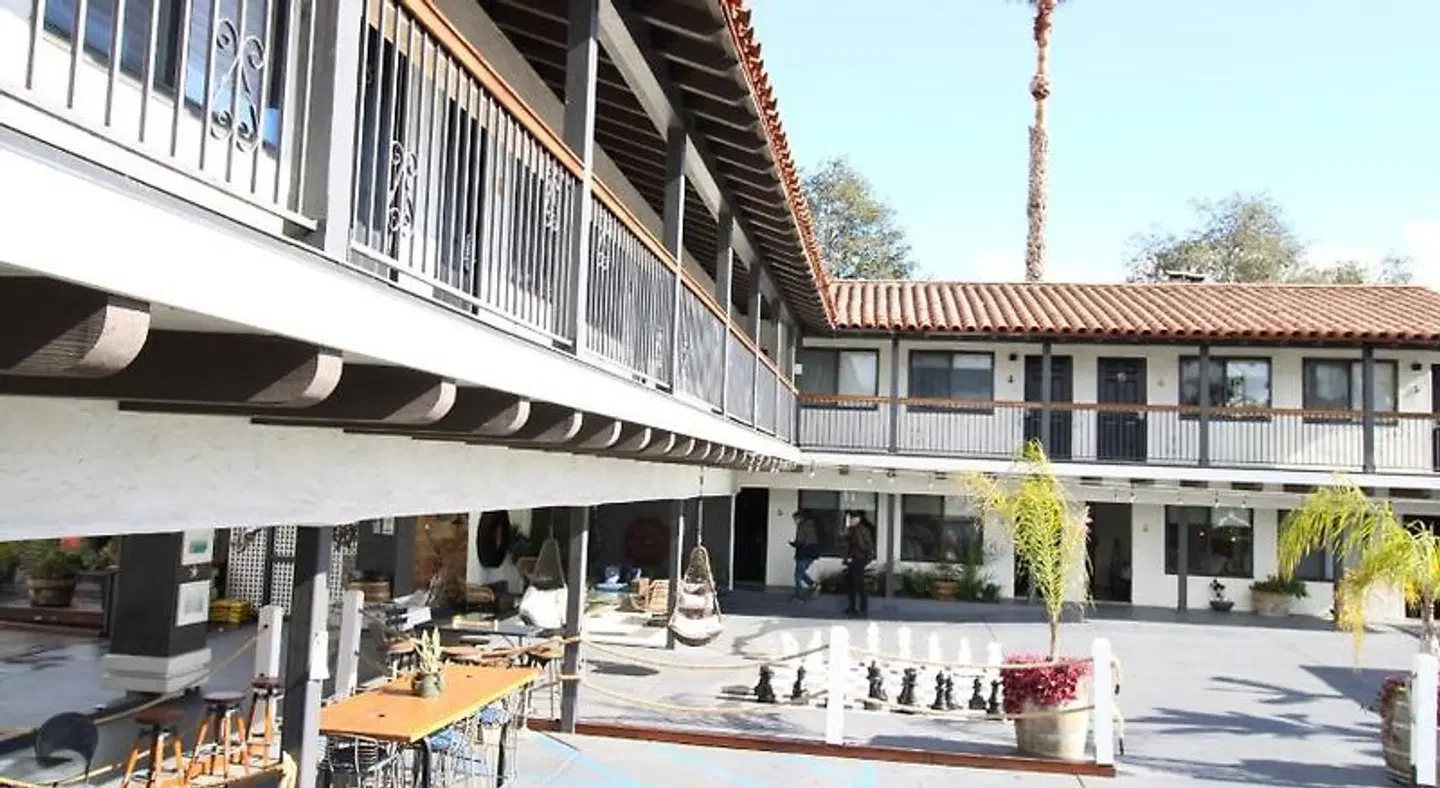 Haley Hotel EXTERIOR