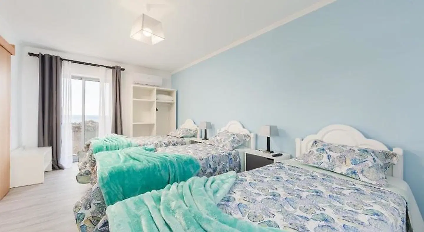 Ocean Breeze ROOM_EXAMPLE