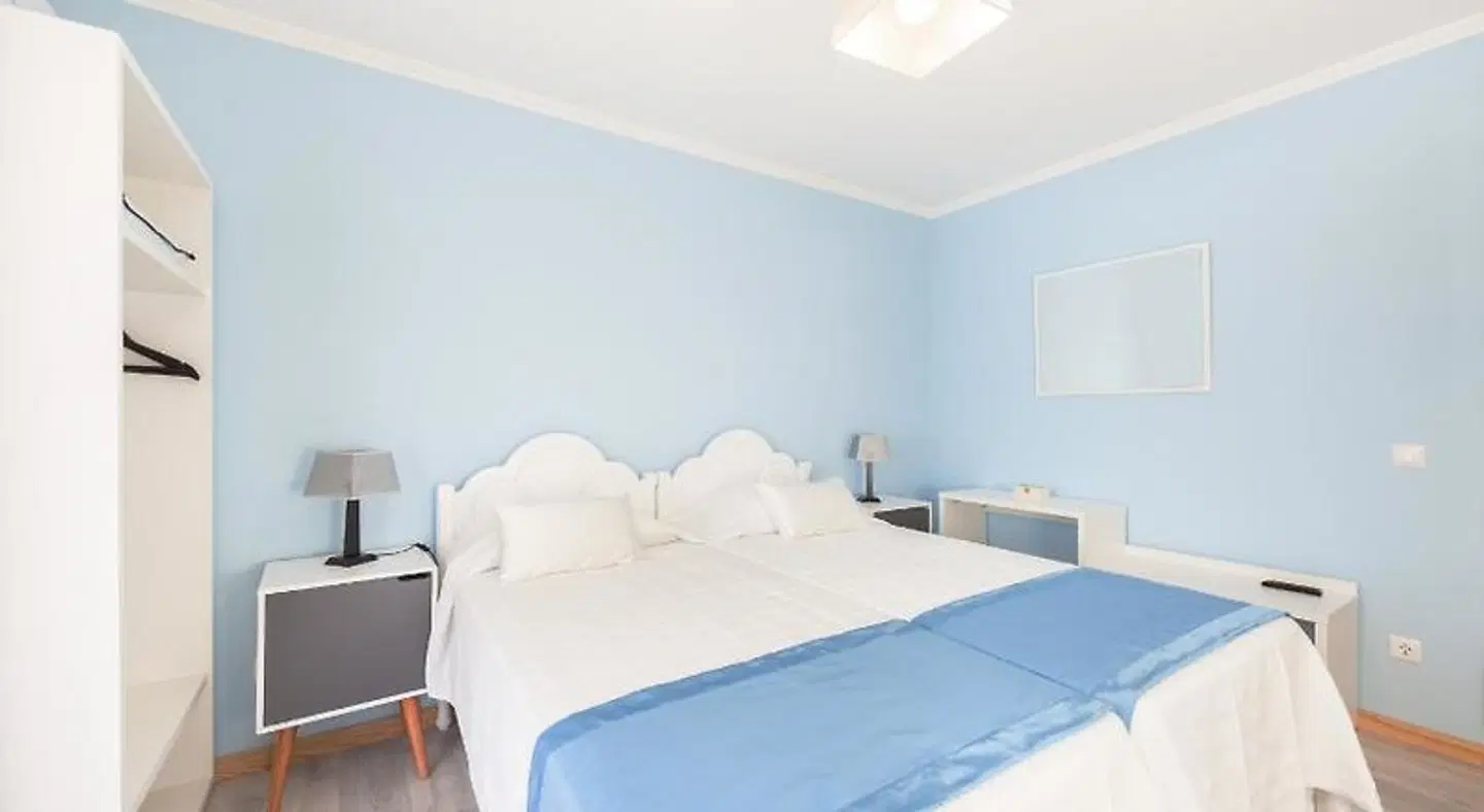 Ocean Breeze ROOM_EXAMPLE
