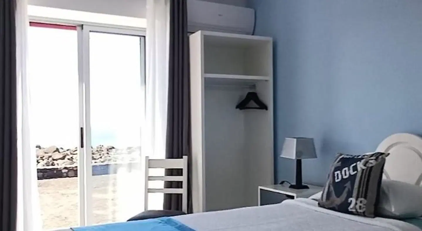 Ocean Breeze ROOM_EXAMPLE