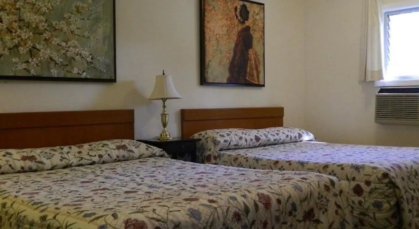 Twin Oaks Motel ROOM_EXAMPLE