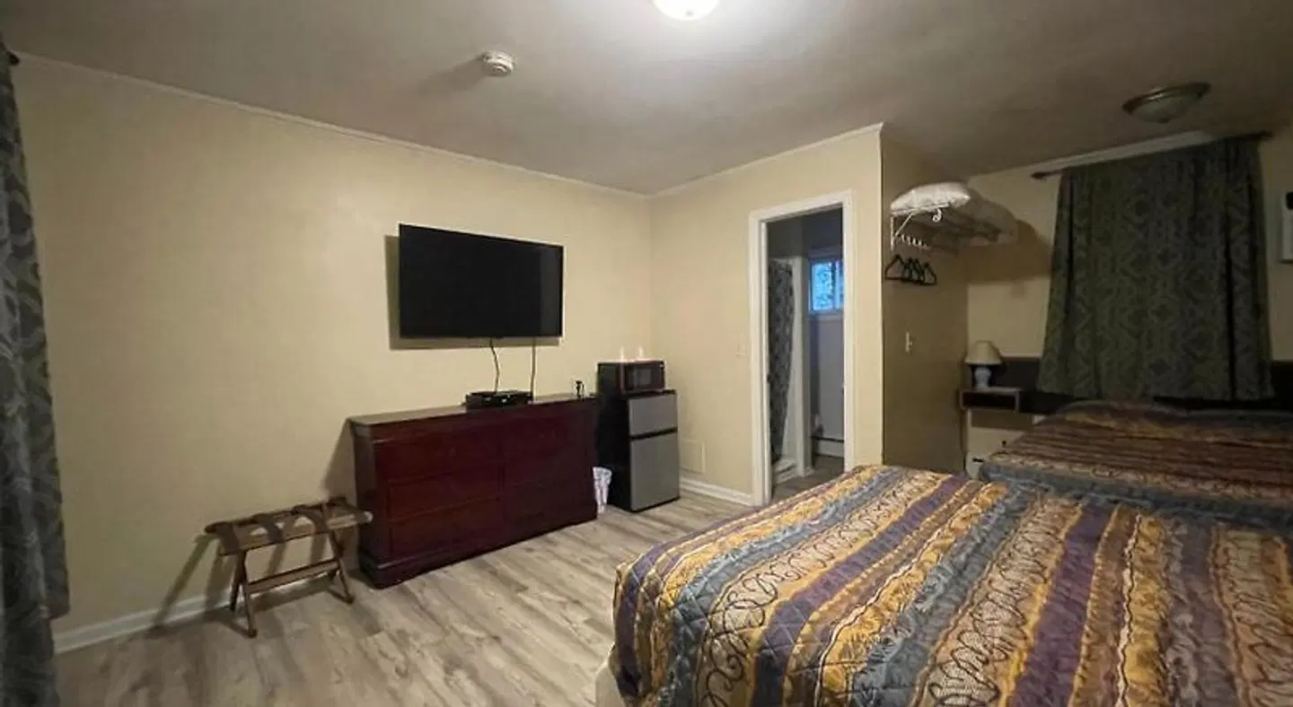 Twin Oaks Motel ROOM_EXAMPLE