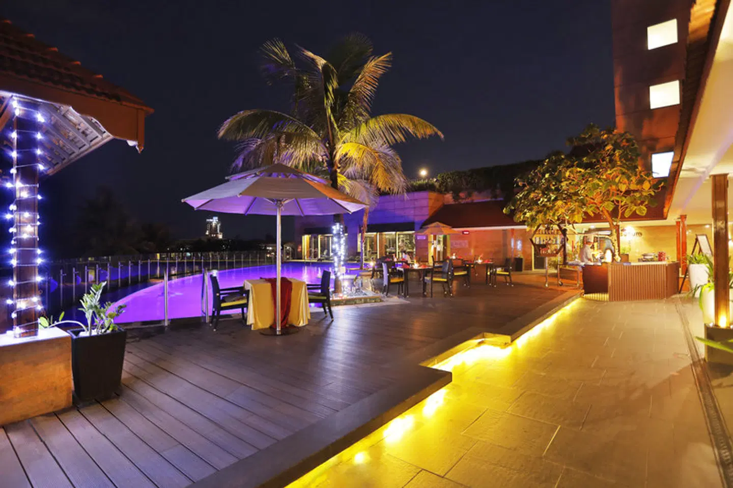Crowne Plaza Kochi by IHG PEOPLE